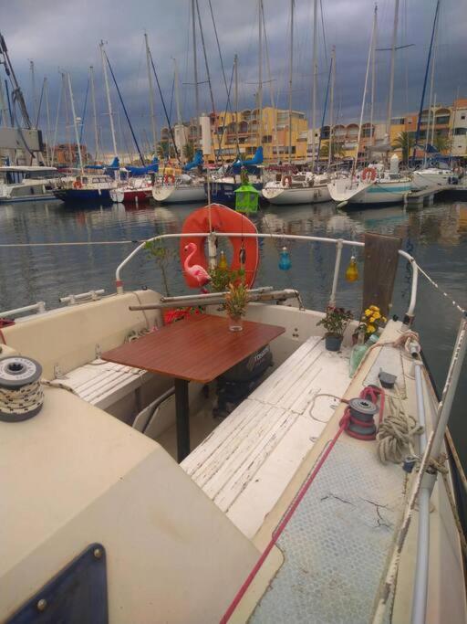 Super Voilier Eve Hotel Gruissan Exterior photo